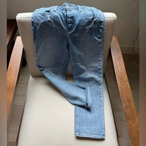 Paige Noelle wide leg crop. Size 26, light wash.